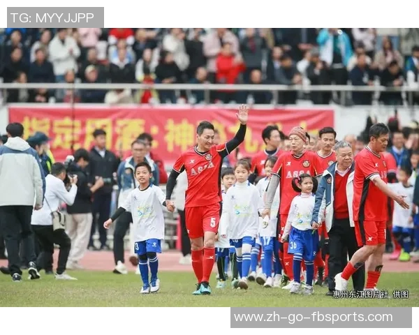 深受中国球迷喜爱的足球明星：他们的友好行为与中国情缘